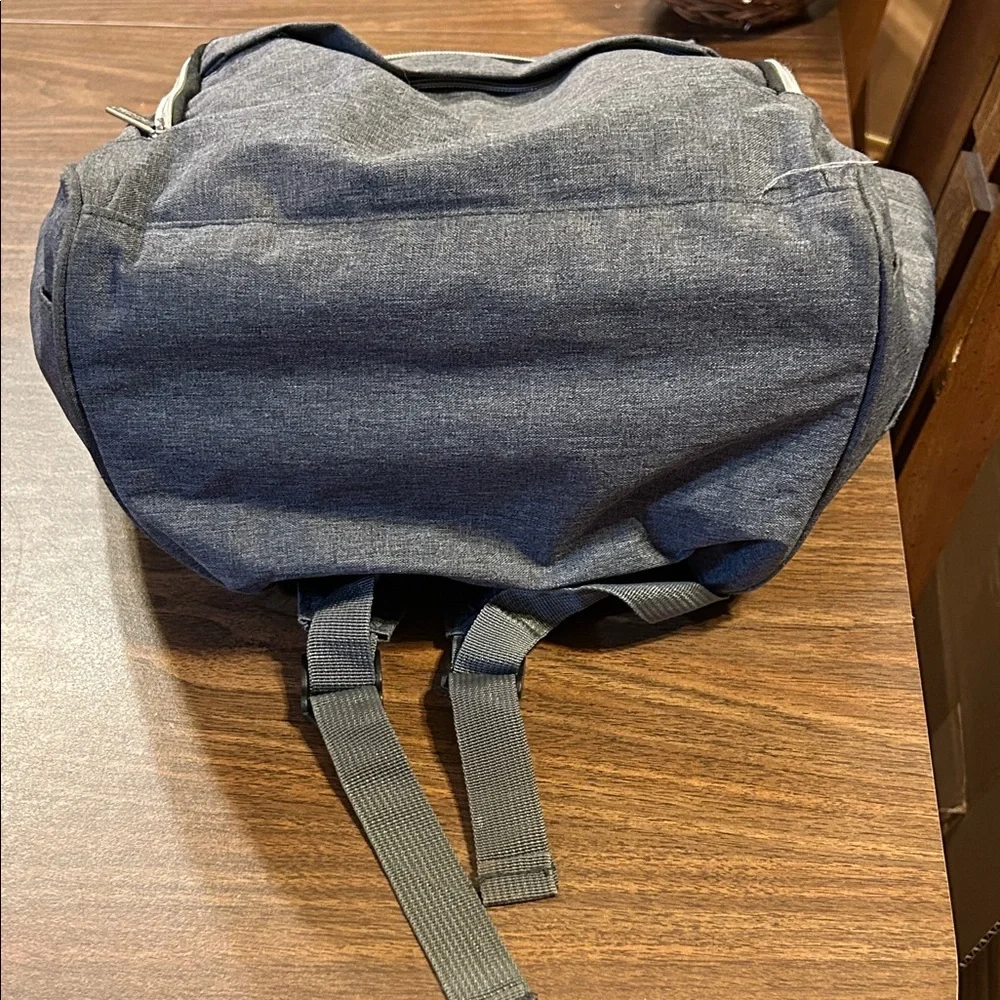 Keababies gray backpack